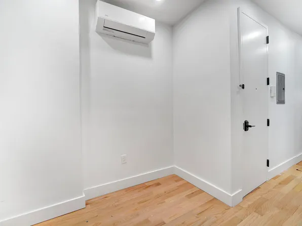 151 Williams Avenue image 10 of 19