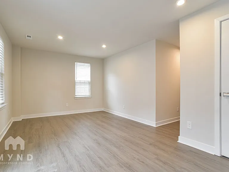 2423 Dr Carver Rd — Photo 8