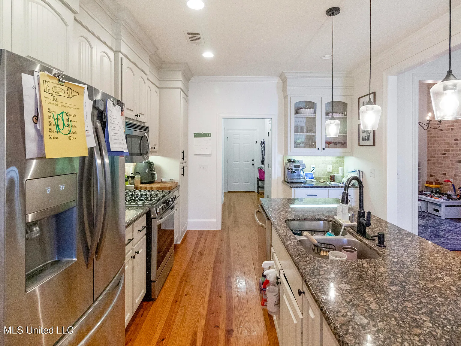 3 bed, 2.0 bath, 1786 sqft, $2,500 — Photo 4