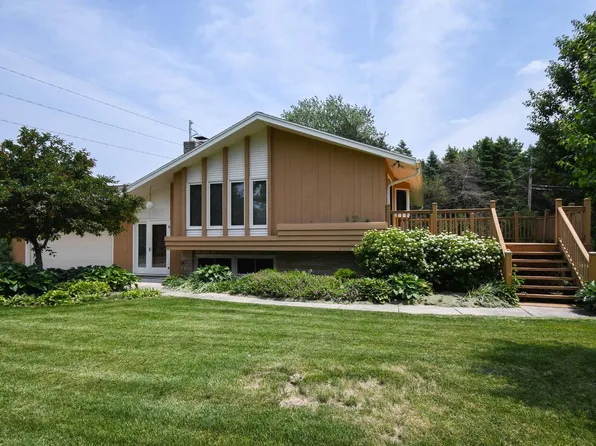 3354 Silver Circle DRIVE, Summit, WI 53066