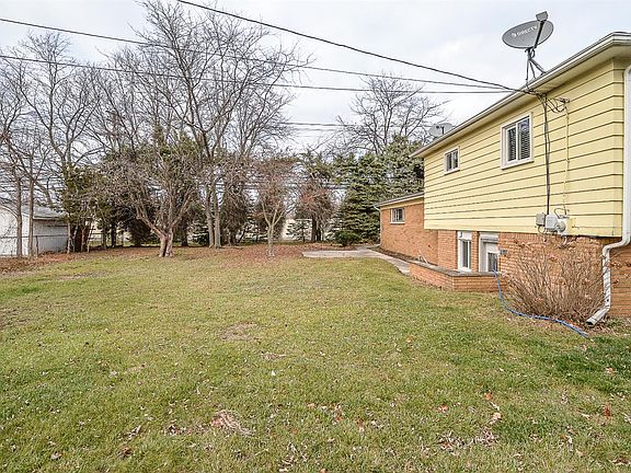 3rd image of 1012 Levona St