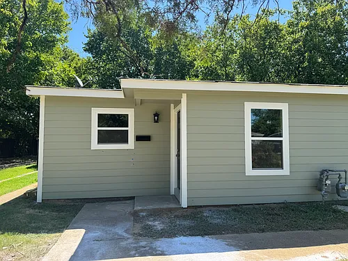 2226 David Dr Photo 1