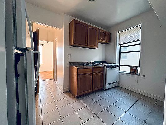 5th image of 21-35 27th St #Dd44