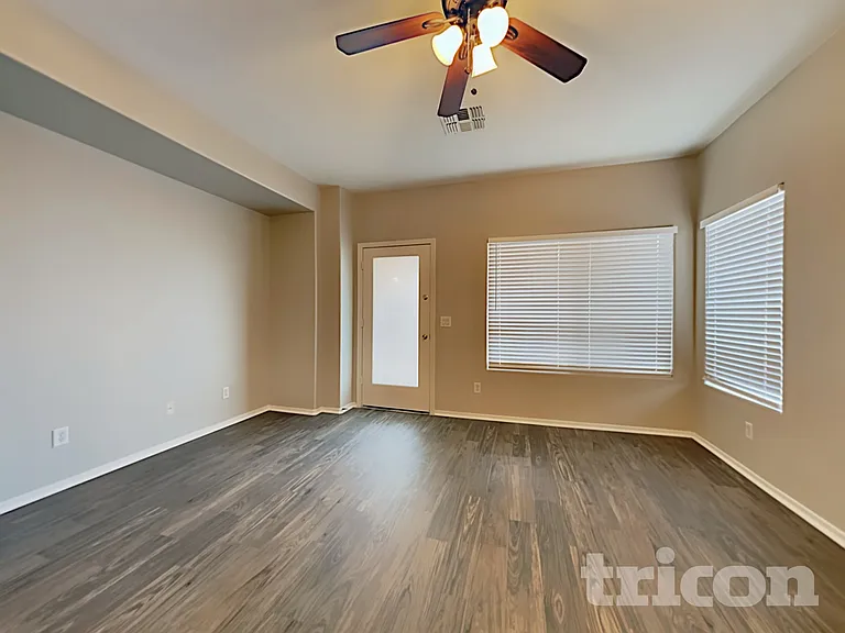 11717 W Jackson St — Photo 5