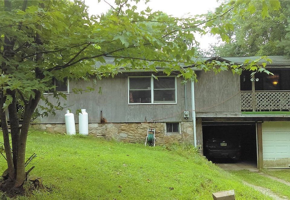 1st image of 228 Gazebo Dr
