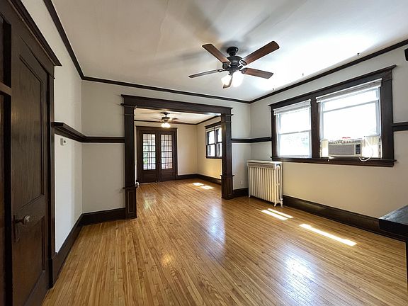 3rd image of 2720 Dupont Ave S APT 4
