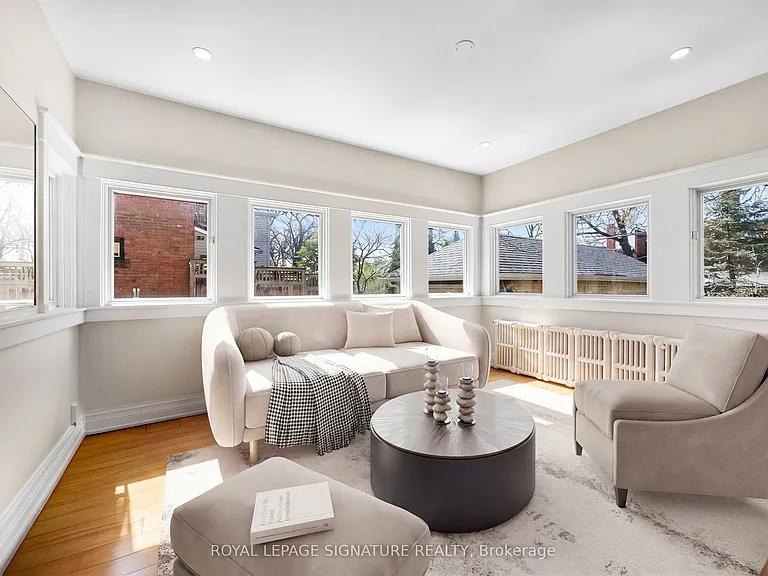 426 Armadale Ave — Photo 15