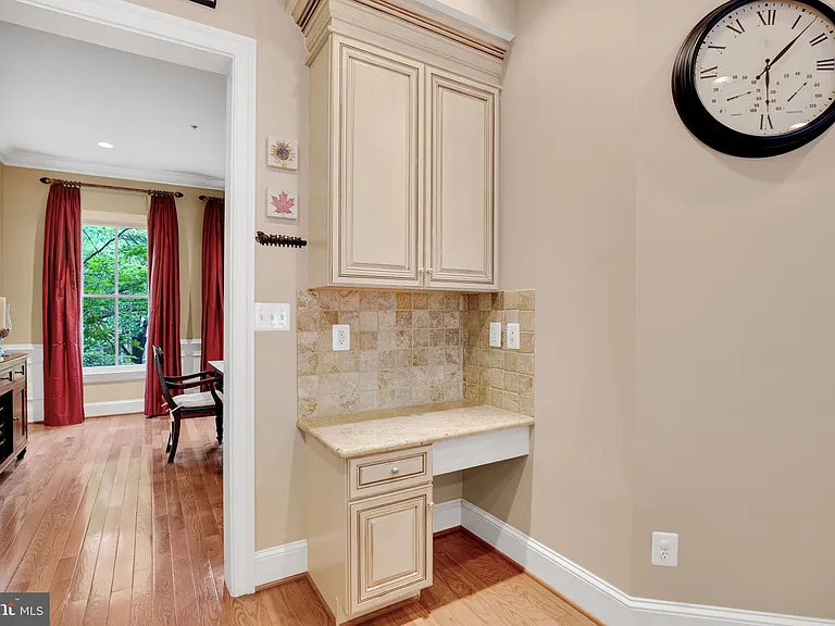 714 Bracey Ln — Photo 26