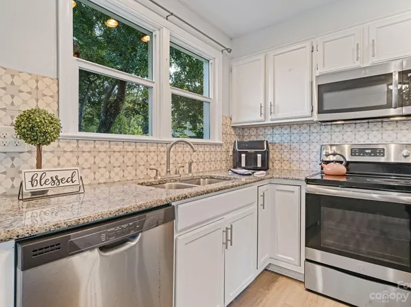 340 Telephone Exchange Rd, Hickory, NC 28601