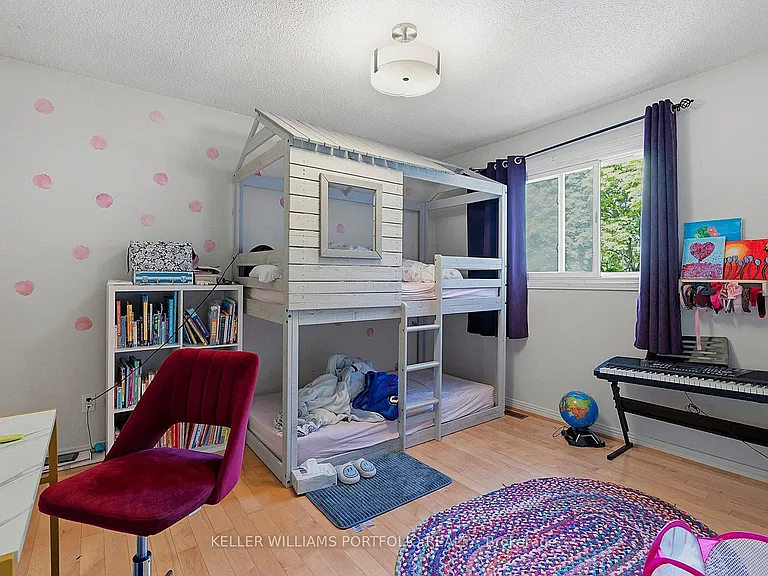 73 Jessica Gdns — Photo 30