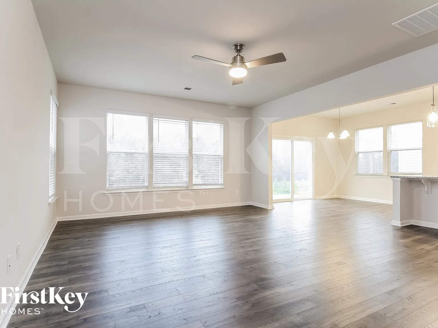 3 bed, 2.5 bath, 2250 sqft, $2,210 — Photo 3