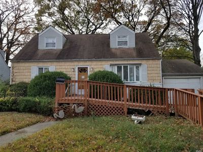 18 Henderson Ave, Valley Stream, NY, 11580