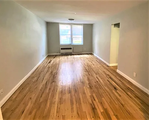 Sold by Dom Realty | media 7