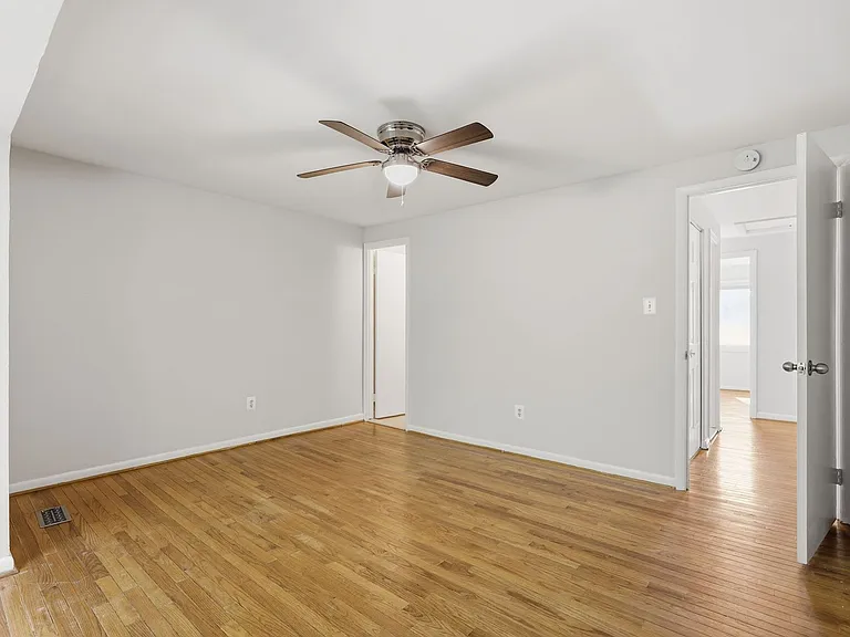 1204 Brethour Ct — Photo 11