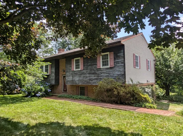 12 Buck Heights Rd, Holtwood, PA 17532