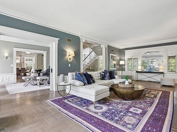 3rd image of 138 Irving Ave