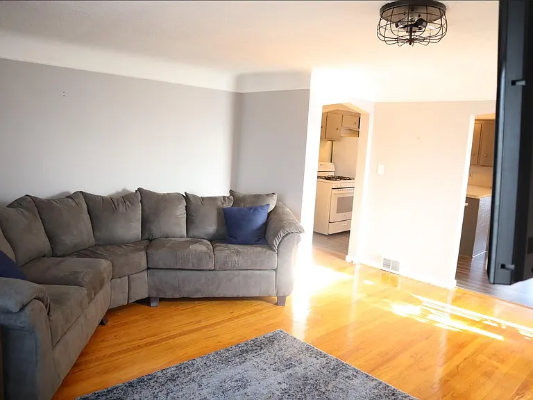1343 Pagel Ave #2 — Photo 5