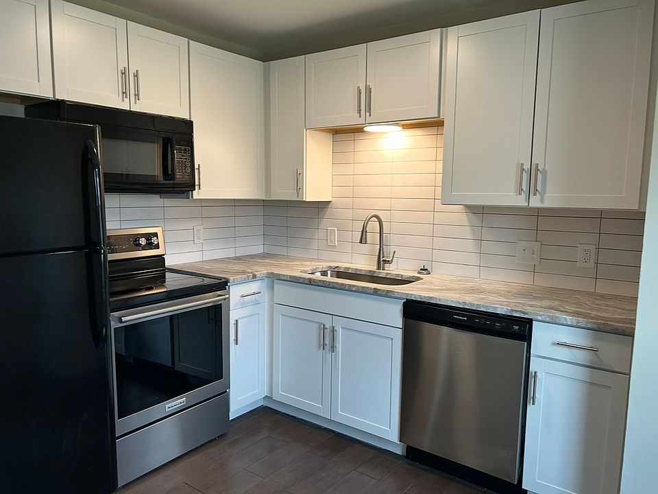 1st image of 914 Emmett Ave #914