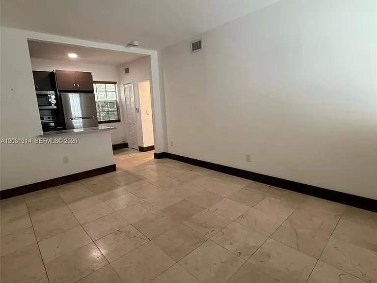 551 NE 62nd St #6 — Photo 8