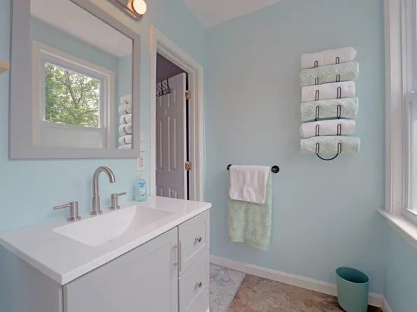 3 Dewey Ave, Old Orchard Beach, ME 04064