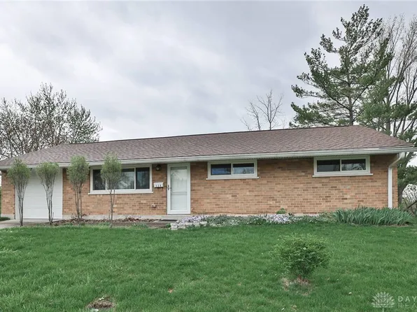 320 Orangewood Dr, Dayton, OH 45429