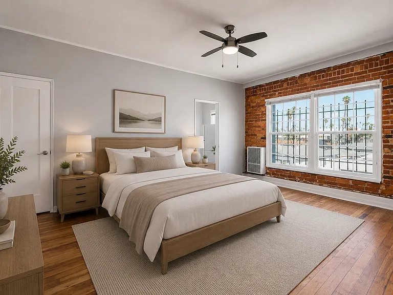 Normandie Summit | Cozy Studios and One Beds in Heart of LA — Photo 16