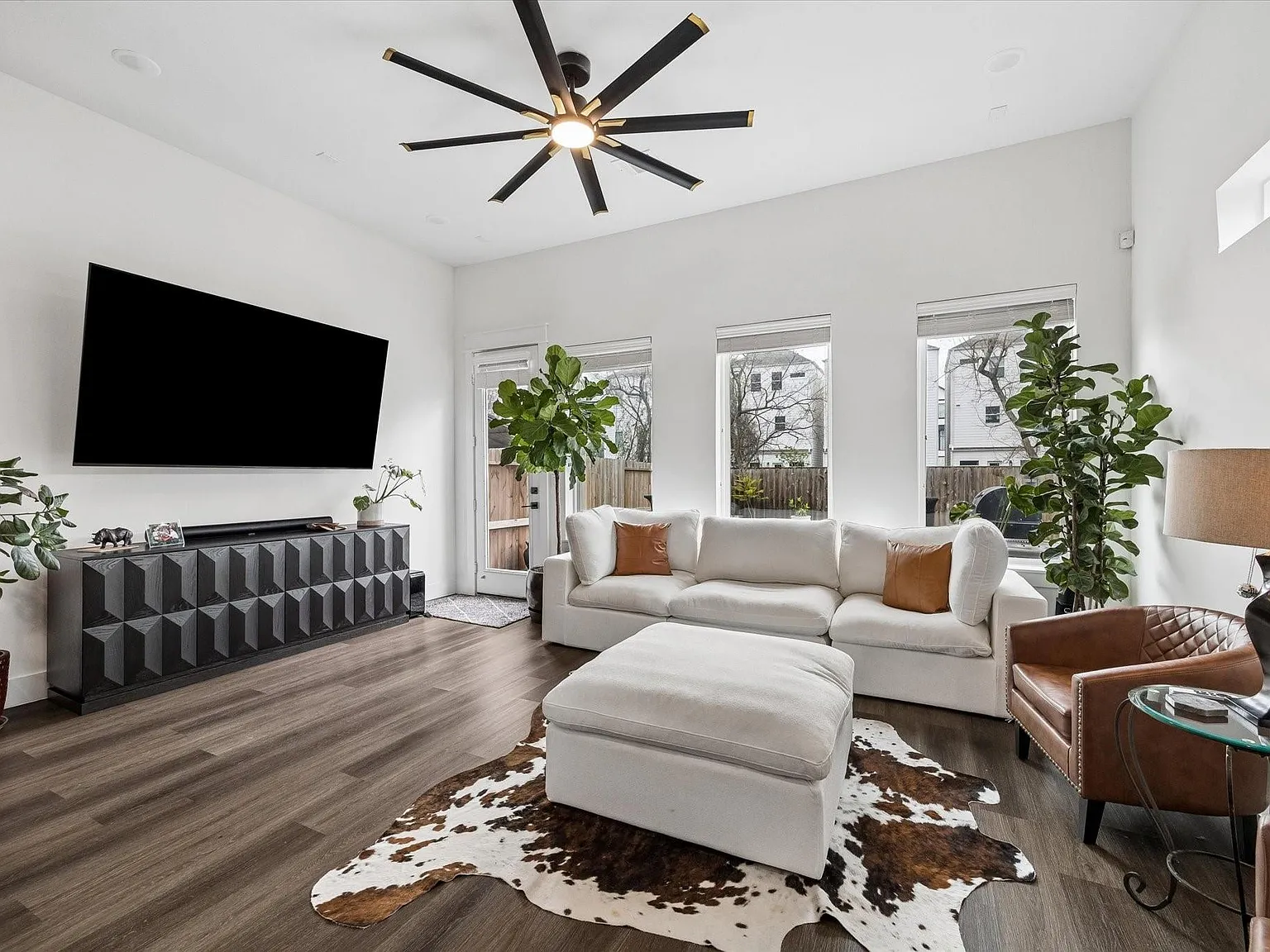 3 bed, 3.5 bath, 1794 sqft, $3,000 — Photo 1
