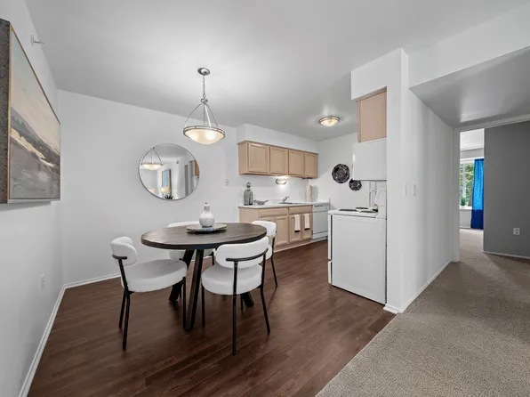 Prentiss Pointe Apartments