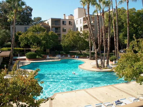 310 N Civic Dr APT 301, Walnut Creek, CA 94596