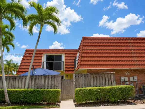9955 NW 6th Ct, Plantation, FL 33324