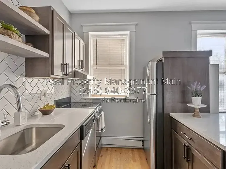 The Brentwood — Photo 12