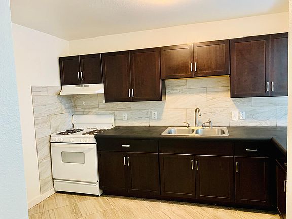 3rd image of 1006 N Meadows Dr #B