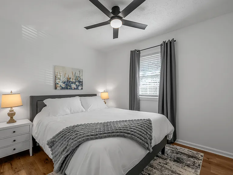 Dale Dr — Photo 12