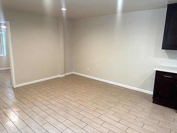 3rd image of 5248 Craner Ave #C