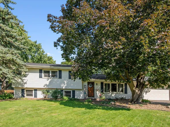 2360 Decatur Ave N, Golden Valley, MN 55427