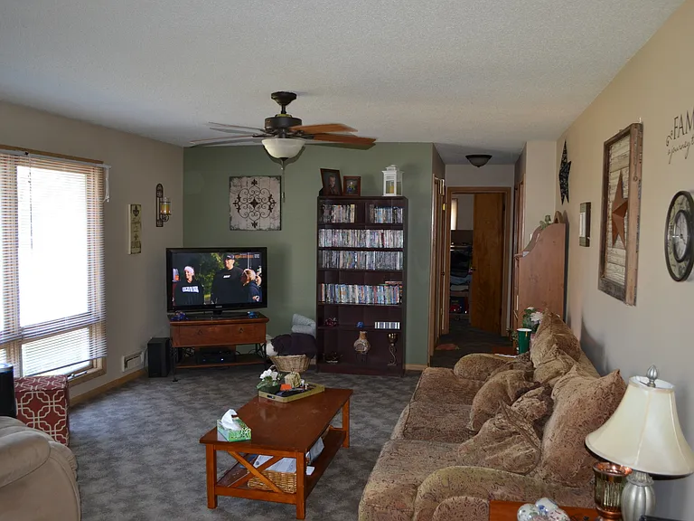 322 Webster St — Photo 5