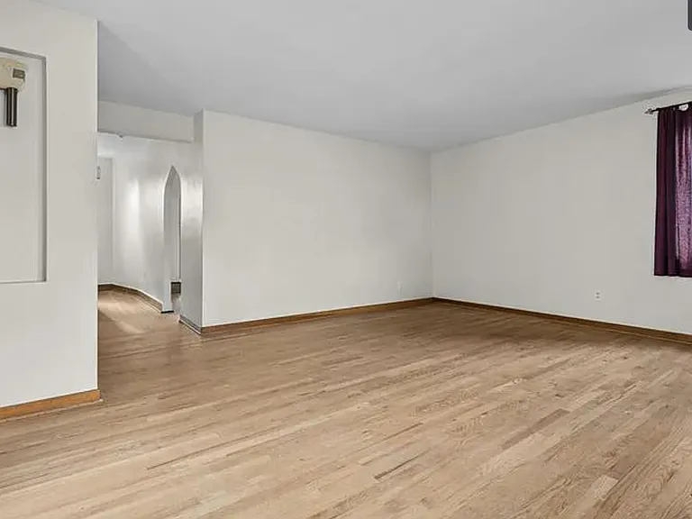 628 Loretta St — Photo 2
