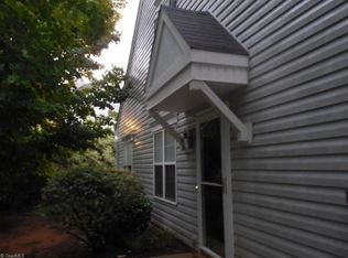 20 Pickwick Pl, Greensboro, NC 27407