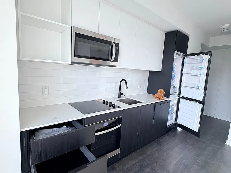1185 Dupont St #2101 — Photo 23
