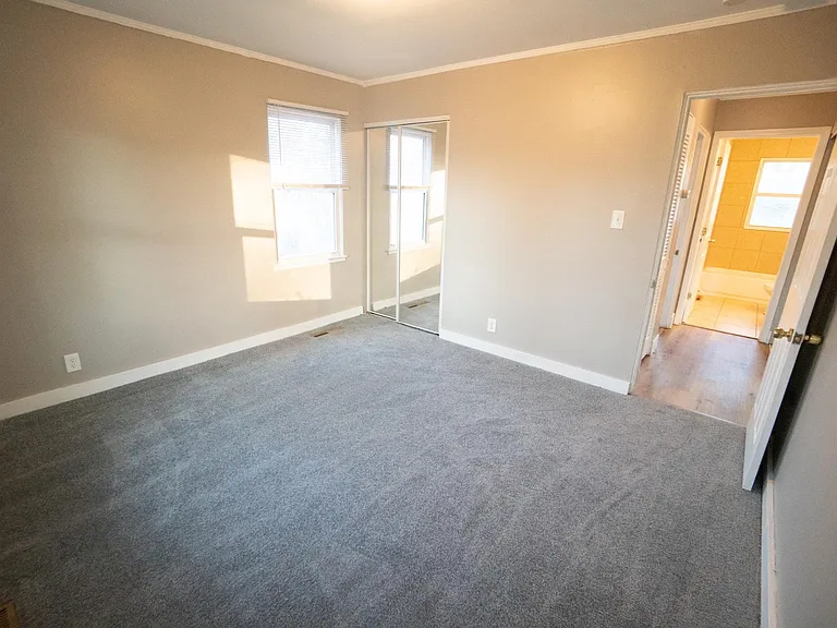 22760 Rosewood Ave — Photo 9