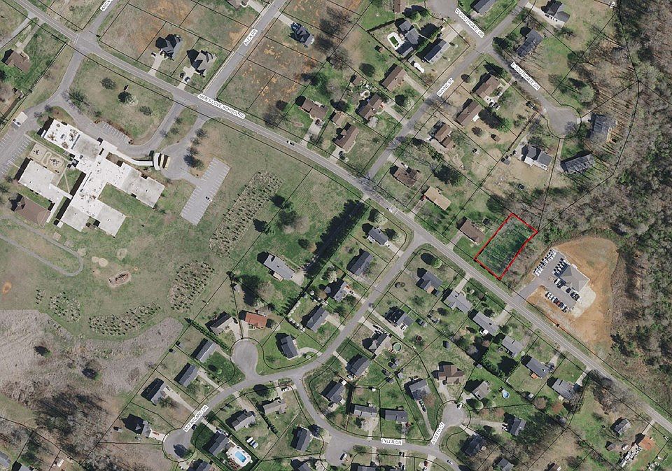2nd image of 204 James Love School Rd