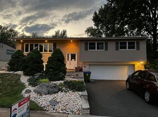 21 Wilk Rd, Edison, NJ 08837