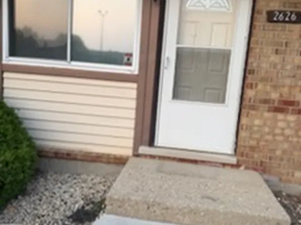 2626 Woodview Ct #2626, Waukegan, IL 60087