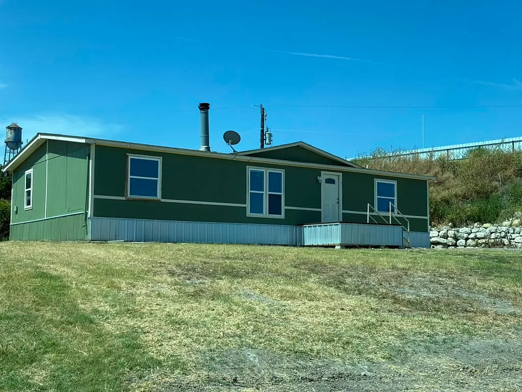 3 bed, 1800 sqft, $1,650 — Photo 4