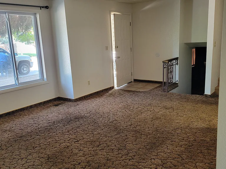 2425 Wildflower Dr — Photo 8