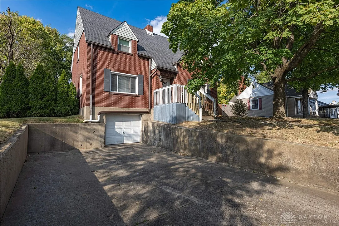 3205 Grand Ave photo 1