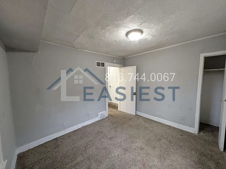 5400 Woodland Ave — Photo 14