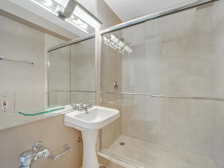 900 N Lake Shore Dr — Photo 9