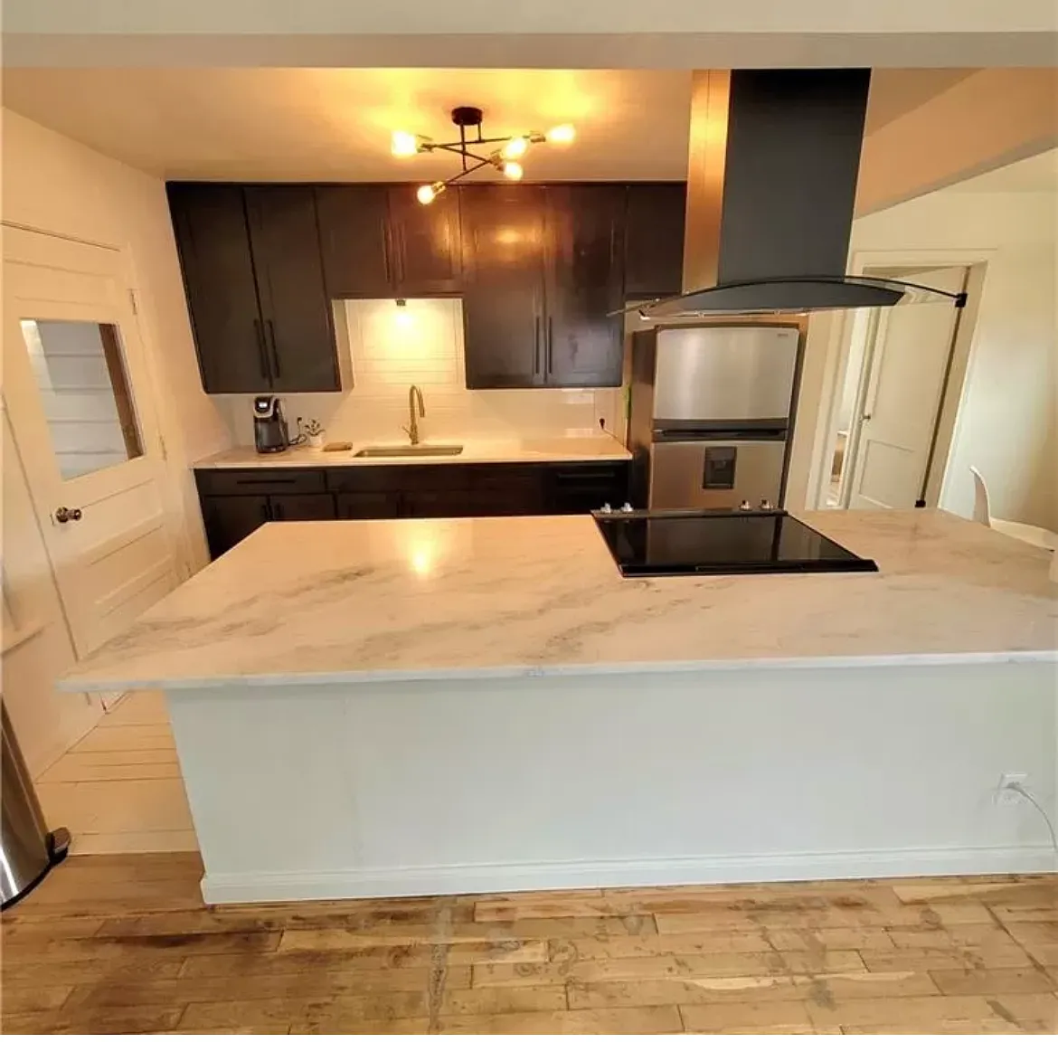 2 bed, 740 sqft, $1,572 — Photo 3