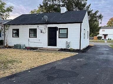 3rd image of 1106 S James Rd